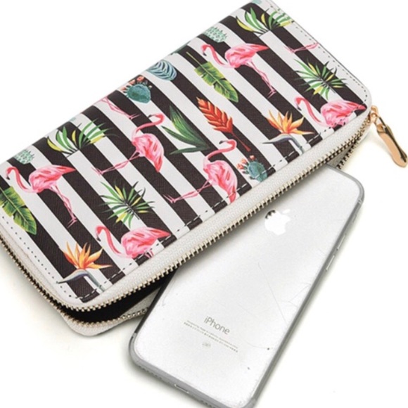 ✨Flamingo Patterned Zip Around Wallet✨ - Picture 3 of 7